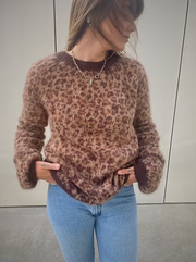 MÍNLEOPARDSPEYSA - Íslensk